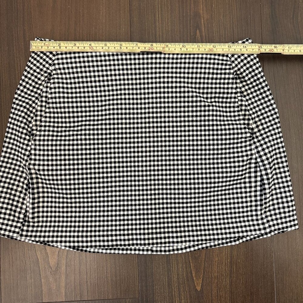 Urban Outfitters Size Medium Gingham Mini Skirt Black White Preppy - Picture 10 of 12